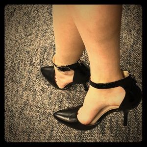 Great condition Black Nine West Heels 7.5